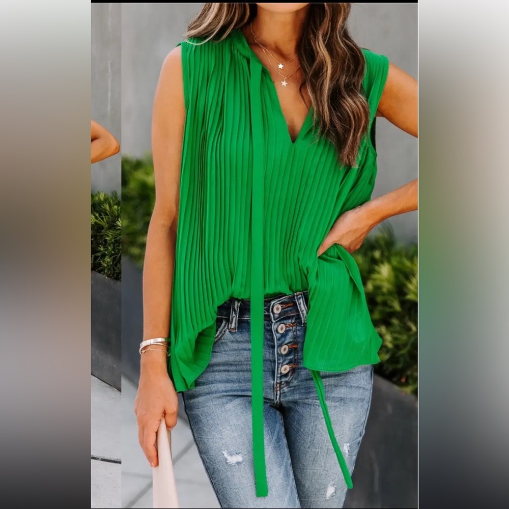 Green Sleeveless Pleated Top NWT